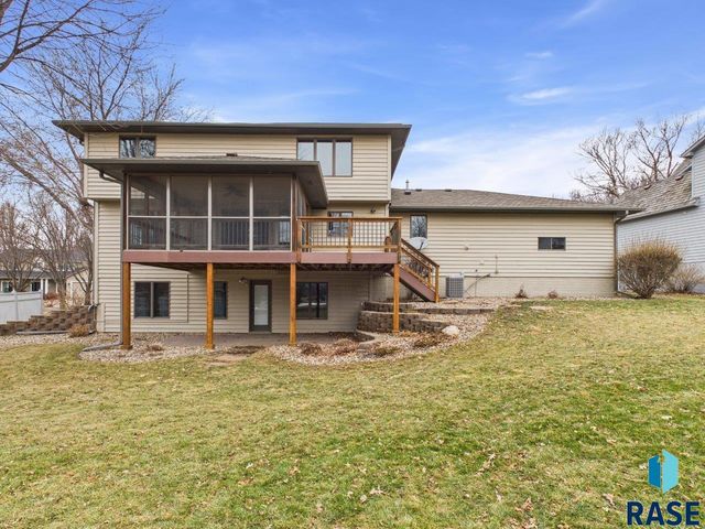 607 E 61st St Street, Sioux Falls, SD 57108