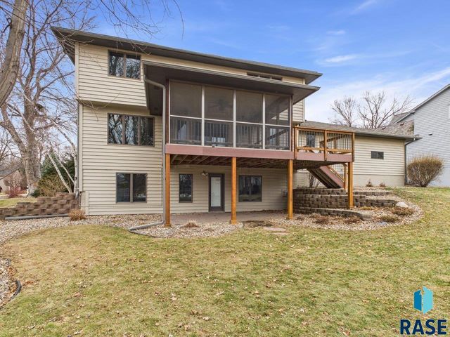 607 E 61st St Street, Sioux Falls, SD 57108