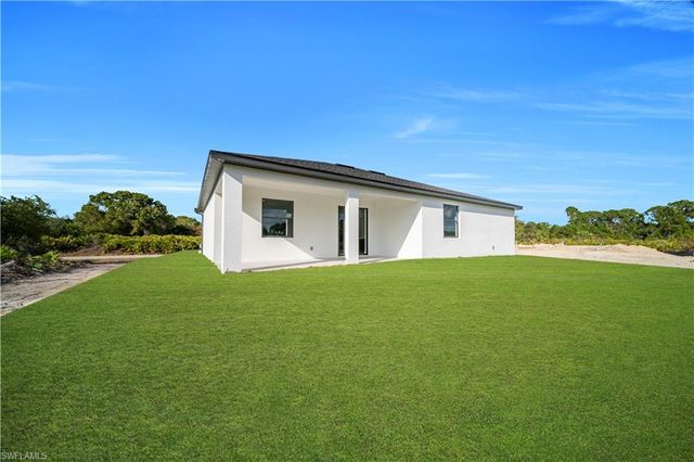 697 Whitmore LOOP, Lehigh Acres, FL 33972