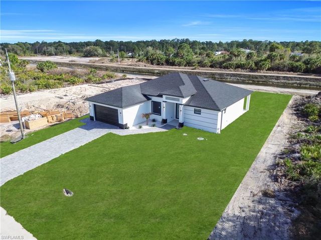 697 Whitmore LOOP, Lehigh Acres, FL 33972