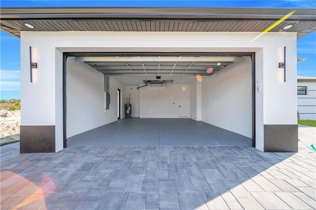 697 Whitmore LOOP, Lehigh Acres, FL 33972