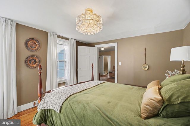 240 W MARKET ST, Marietta, PA 17547