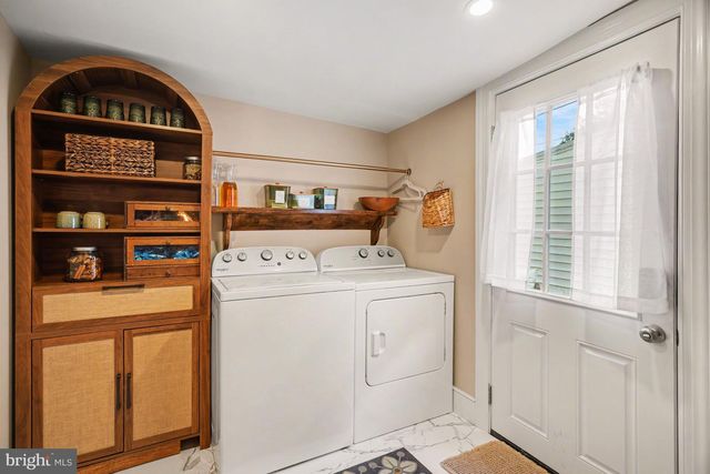 240 W MARKET ST, Marietta, PA 17547