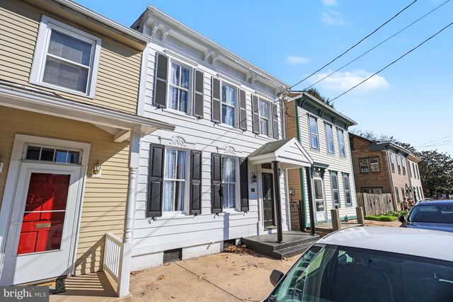 240 W MARKET ST, Marietta, PA 17547