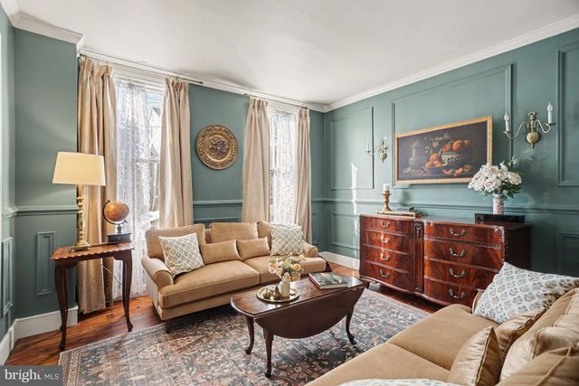 240 W MARKET ST, Marietta, PA 17547