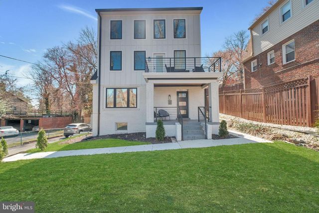 3811 SUITLAND RD SE, Washington, DC 20020