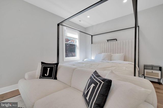 3811 SUITLAND RD SE, Washington, DC 20020