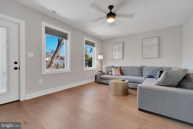 3811 SUITLAND RD SE, Washington, DC 20020