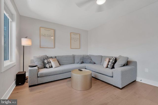 3811 SUITLAND RD SE, Washington, DC 20020