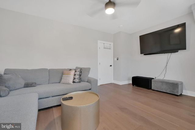 3811 SUITLAND RD SE, Washington, DC 20020