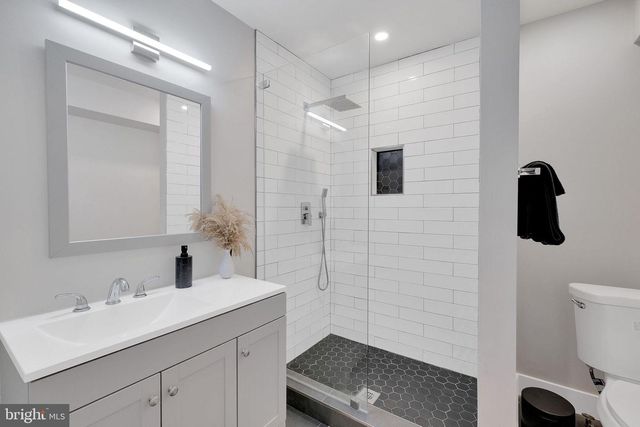 3811 SUITLAND RD SE, Washington, DC 20020