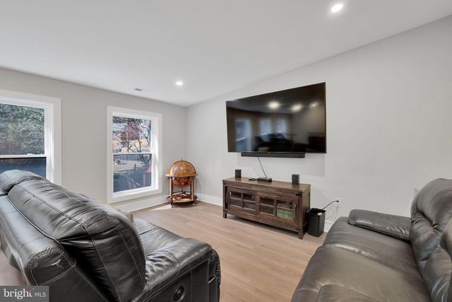 3811 SUITLAND RD SE, Washington, DC 20020