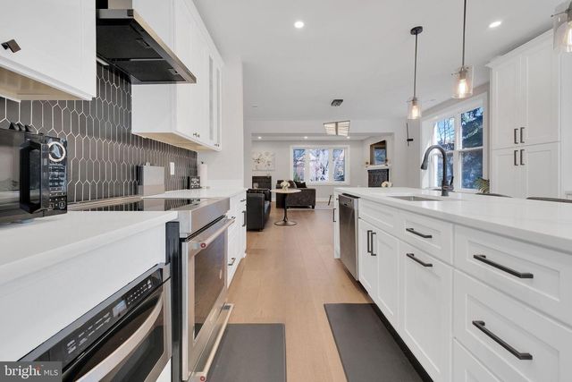 3811 SUITLAND RD SE, Washington, DC 20020