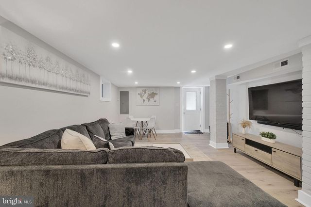 3811 SUITLAND RD SE, Washington, DC 20020