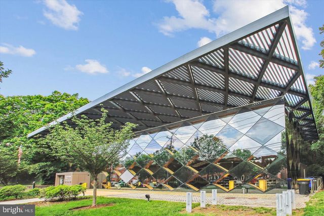 3811 SUITLAND RD SE, Washington, DC 20020