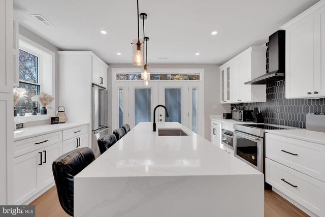 3811 SUITLAND RD SE, Washington, DC 20020