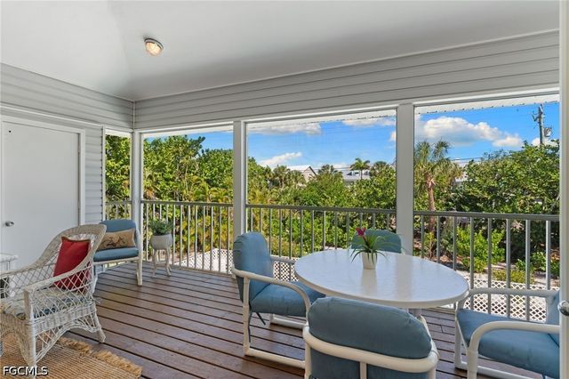 480 Las Tiendas LN, Sanibel, FL 33957