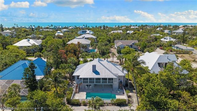 480 Las Tiendas LN, Sanibel, FL 33957