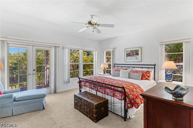 480 Las Tiendas LN, Sanibel, FL 33957