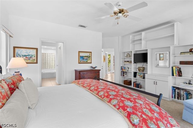 480 Las Tiendas LN, Sanibel, FL 33957