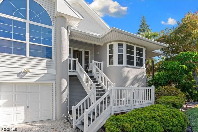 480 Las Tiendas LN, Sanibel, FL 33957