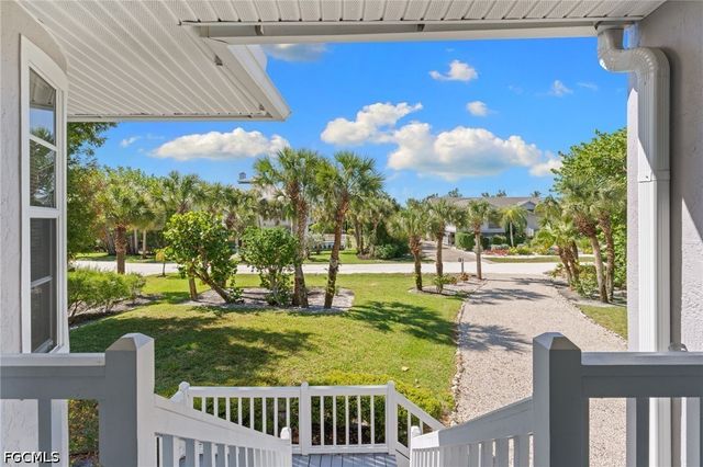 480 Las Tiendas LN, Sanibel, FL 33957