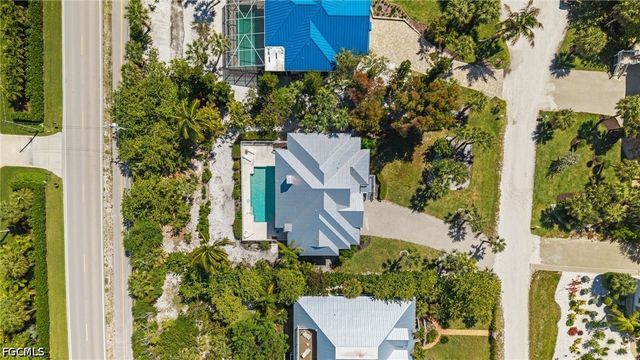 480 Las Tiendas LN, Sanibel, FL 33957