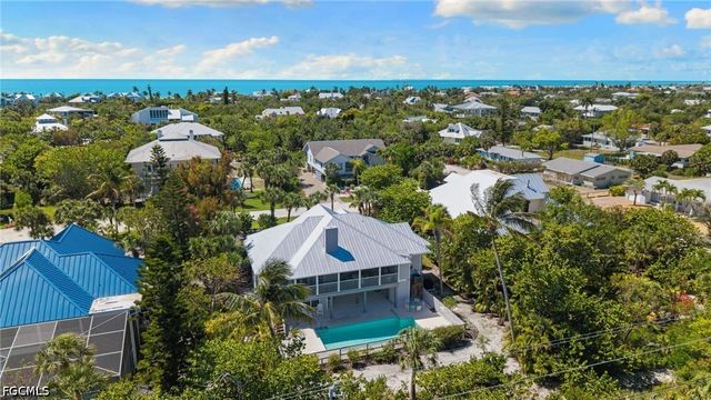 480 Las Tiendas LN, Sanibel, FL 33957