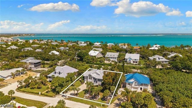 480 Las Tiendas LN, Sanibel, FL 33957