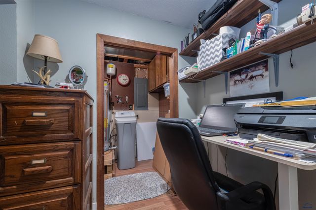 2309 S VALLEY DR, Rapid City, SD 57703