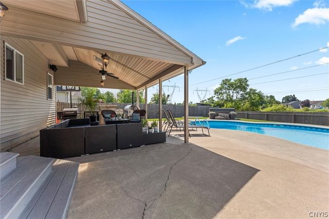8778 Alizarin Avenue, Cicero, NY 13039