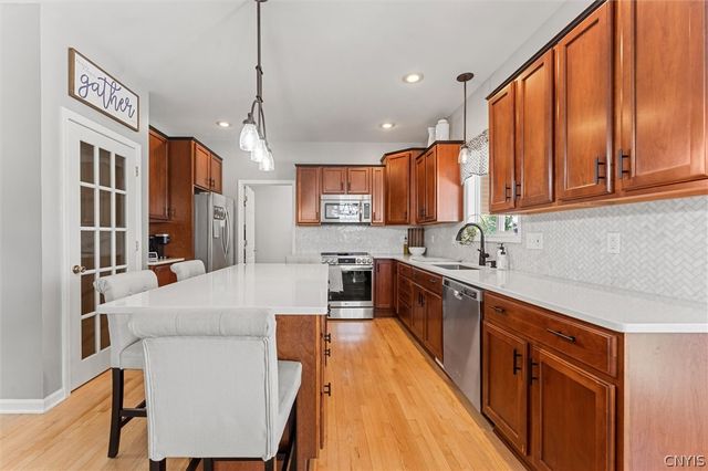 8778 Alizarin Avenue, Cicero, NY 13039