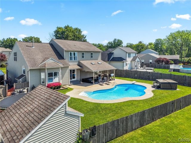 8778 Alizarin Avenue, Cicero, NY 13039