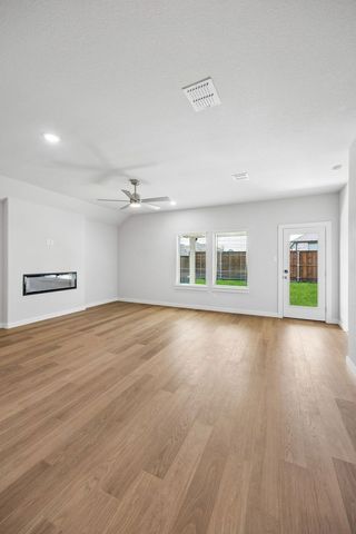 2102 Rowan Drive, Gunter, TX 75058