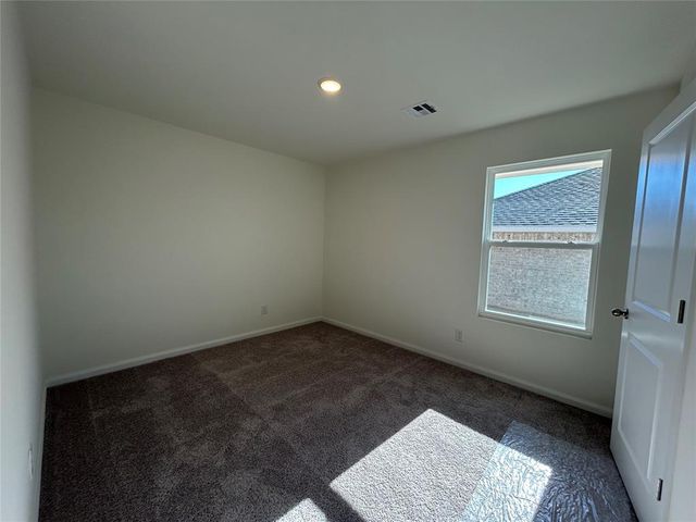 10132 Pennington Street, Harrah, OK 73045