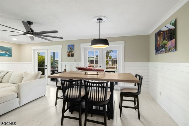 2574 Bayshore DR, Matlacha, FL 33993
