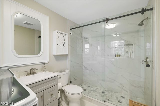 2574 Bayshore DR, Matlacha, FL 33993
