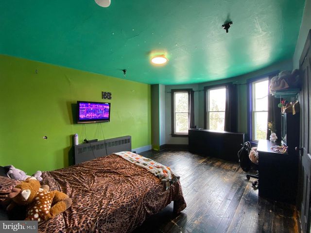 537 W MARKET ST, Marietta, PA 17547