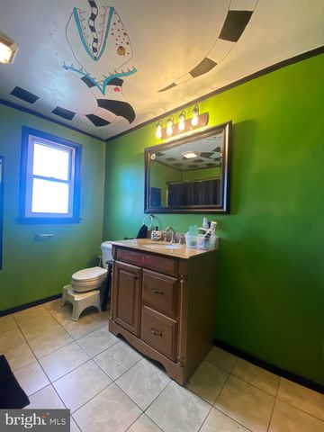 537 W MARKET ST, Marietta, PA 17547