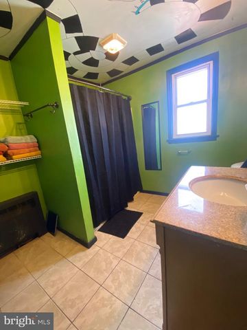 537 W MARKET ST, Marietta, PA 17547