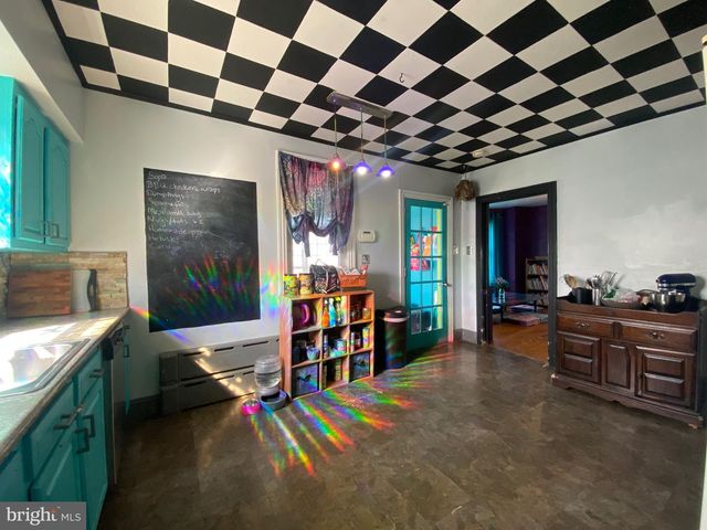 537 W MARKET ST, Marietta, PA 17547