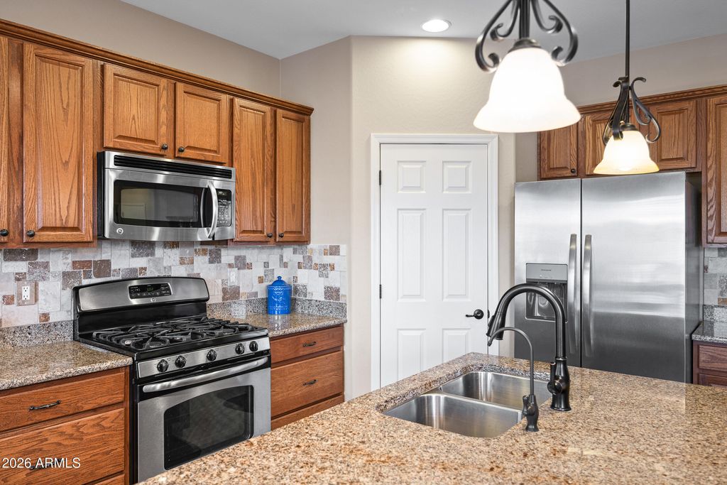 20133 N LAGUNA Way, Maricopa, AZ 85138 — photo 5