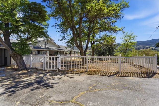 9065 Elizabeth Lake Rd, Leona Valley, CA 93551