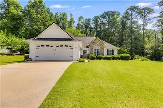 334 Stonehenge Dr, Dallas, GA 30157