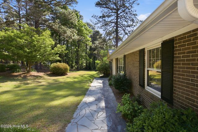 1171 N Fort Bragg Road, Southern Pines, NC 28387