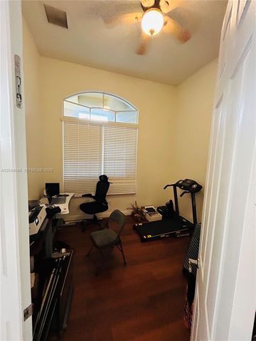 13754 N 48th Court N, West Palm Beach, FL 33411