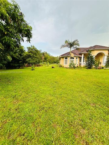 13754 N 48th Court N, West Palm Beach, FL 33411