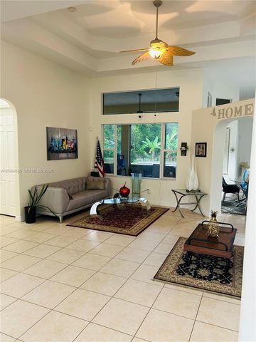 13754 N 48th Court N, West Palm Beach, FL 33411
