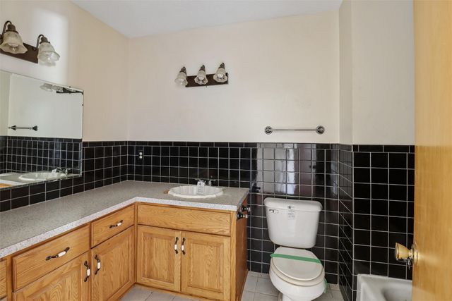 4707 NW Piekenbrock Drive, Des Moines, IA 50310