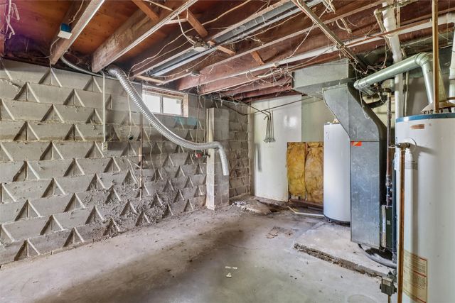 4707 NW Piekenbrock Drive, Des Moines, IA 50310